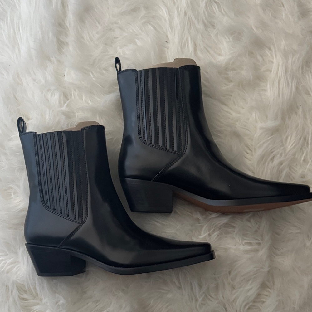 Madewell black leather western bootie